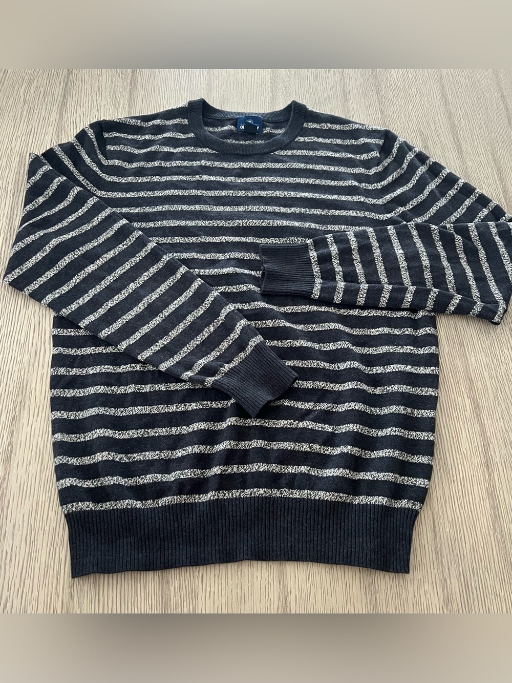 OLD NAVY men’s striped light weight sweater
